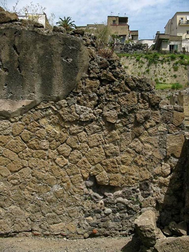 V.28, Herculaneum. May 2003. Looking towards north wall near entrance doorway.
Photo courtesy of Nicolas Monteix.